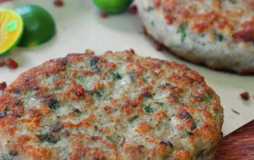 4 packs (value pack) Chicken Burger Patties (Thai Basil, Lime & Sweet Chilli), 160g, 2 pce/pack of 320g (total 1280g), price/4 pack (8 patties), Frozen