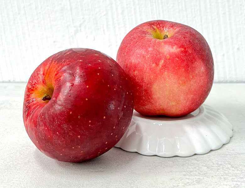 Apples, 2 pcs