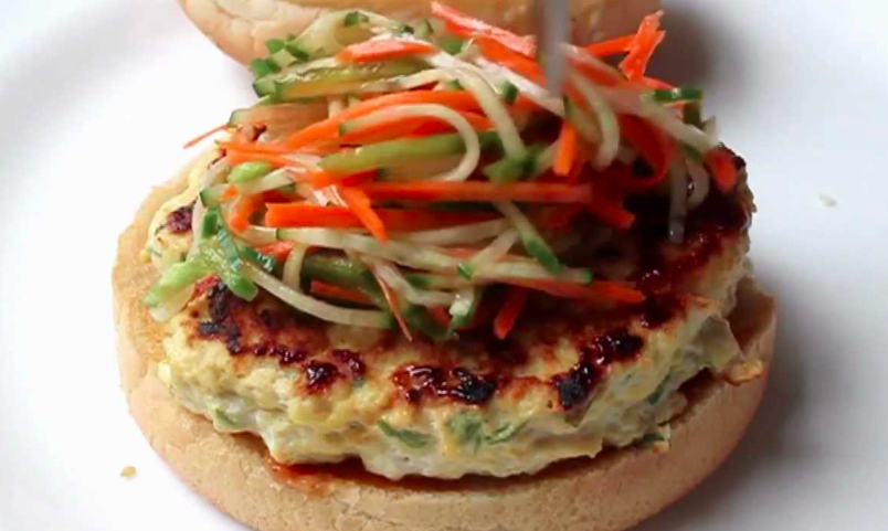 4 packs (value pack) Chicken Burger Patties (Thai Basil, Lime & Sweet Chilli), 2 pce pack of 320g (total 1280g), price/4 pack (8 patties), Frozen